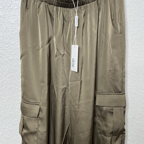 Petal & Pup NWT Luca Satin Jogger Pant - Olive - Picture 6 of 7